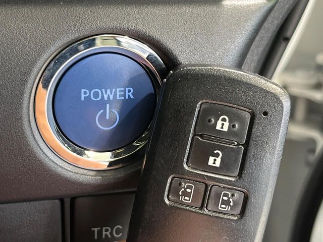 TOYOTA VOXY HYBRID 2022 Image 31