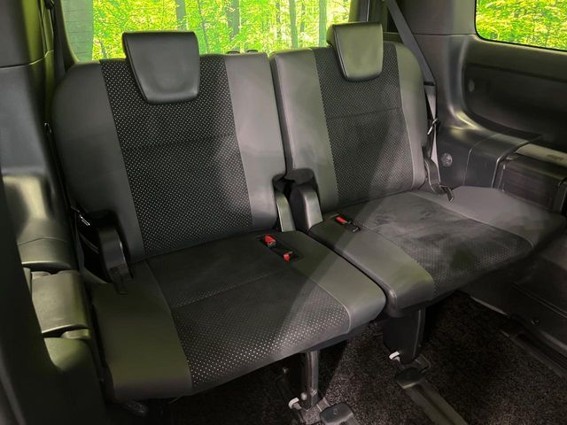 TOYOTA VOXY HYBRID 2022 Image 31