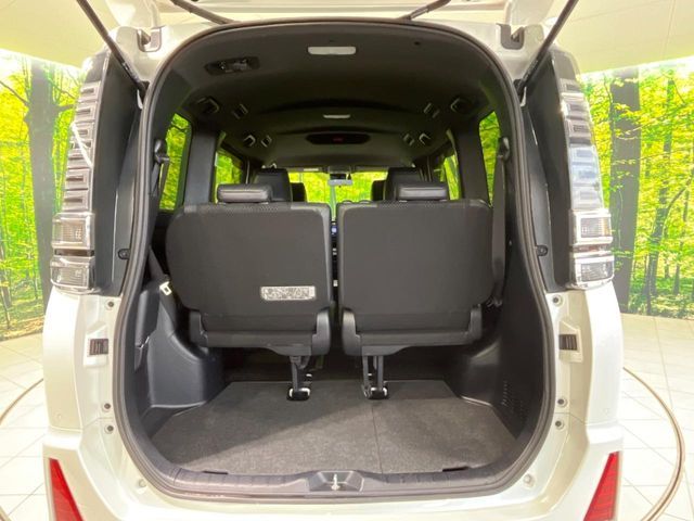 TOYOTA VOXY HYBRID 2022 Image 31