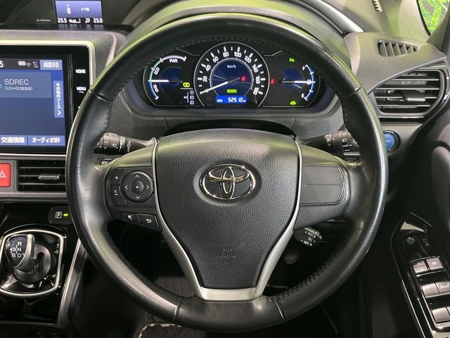 TOYOTA VOXY HYBRID 2022 Image 31