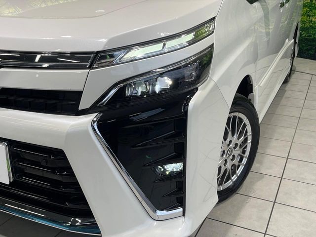TOYOTA VOXY HYBRID 2022 Image 31