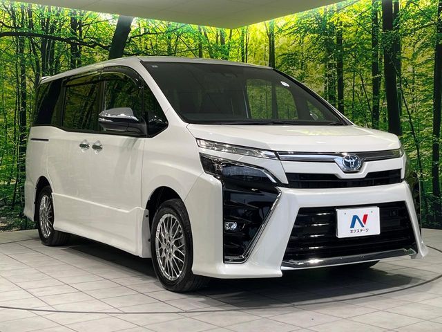 TOYOTA VOXY HYBRID 2022 Image 31