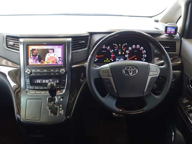TOYOTA VELLFIRE 2012 Image 31