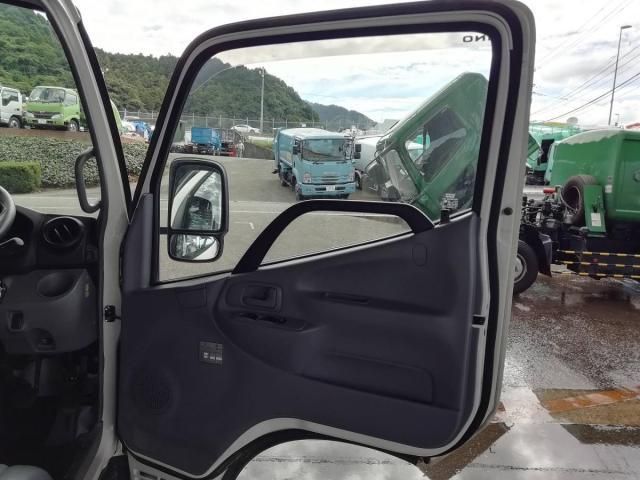 HINO DUTRO 2021 Image 31