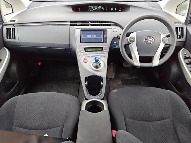 TOYOTA PRIUS 2012 Image 31