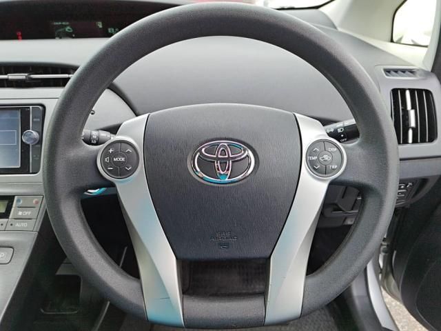 TOYOTA PRIUS 2012 Image 31