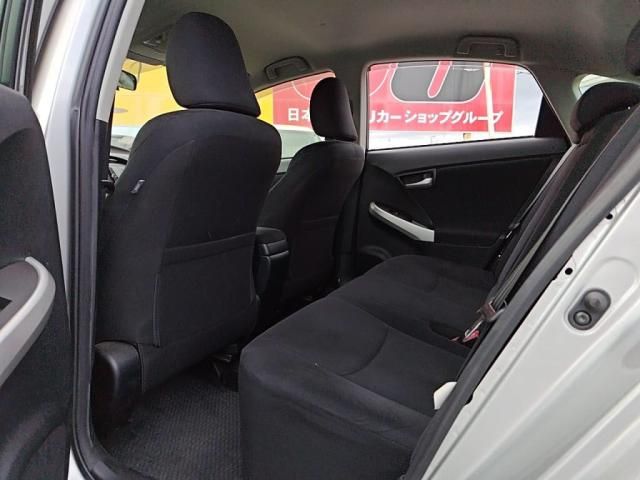 TOYOTA PRIUS 2012 Image 31