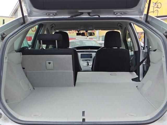 TOYOTA PRIUS 2012 Image 31