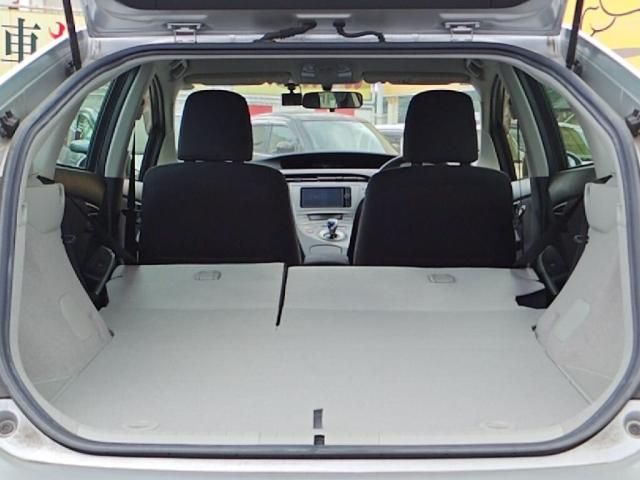 TOYOTA PRIUS 2012 Image 31