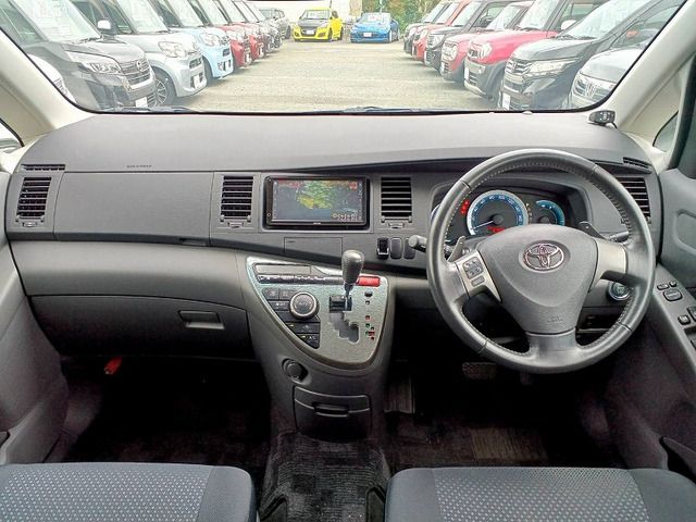 TOYOTA ISIS 2010 Image 31