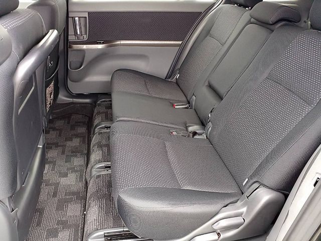 TOYOTA ISIS 2010 Image 31