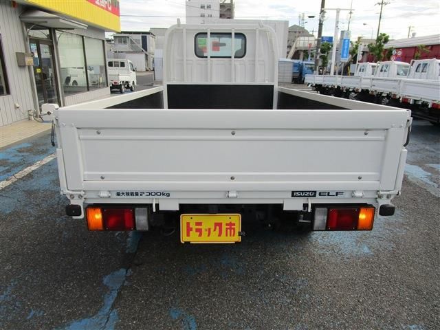 ISUZU  2012 Image 31