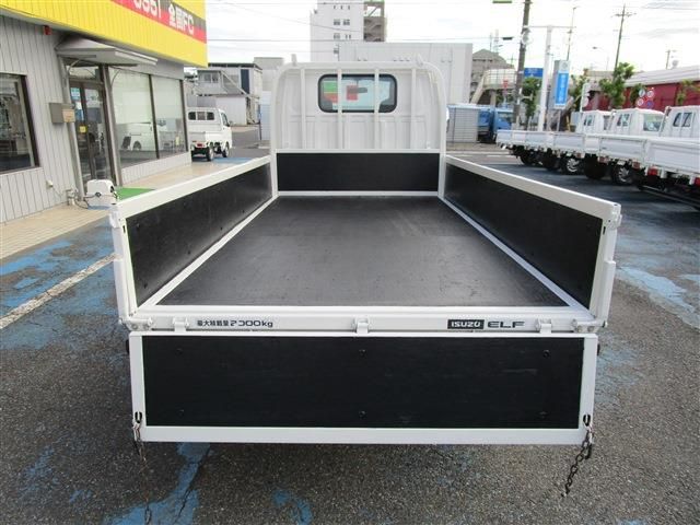 ISUZU  2012 Image 31