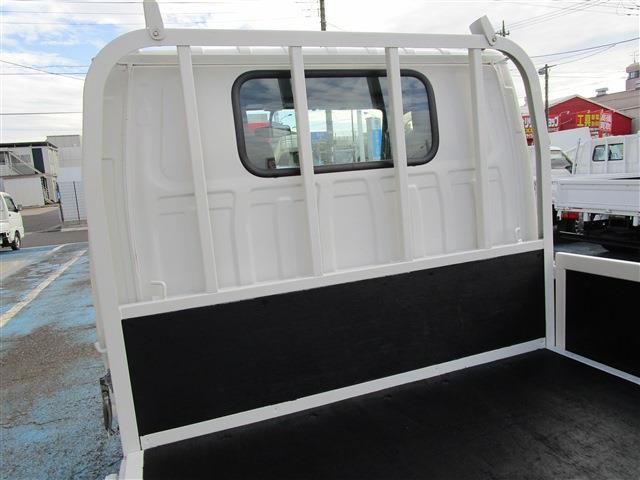 ISUZU  2012 Image 31