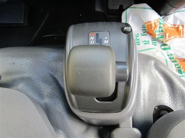 ISUZU  2012 Image 31