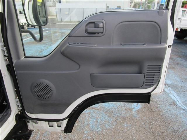 ISUZU  2012 Image 31