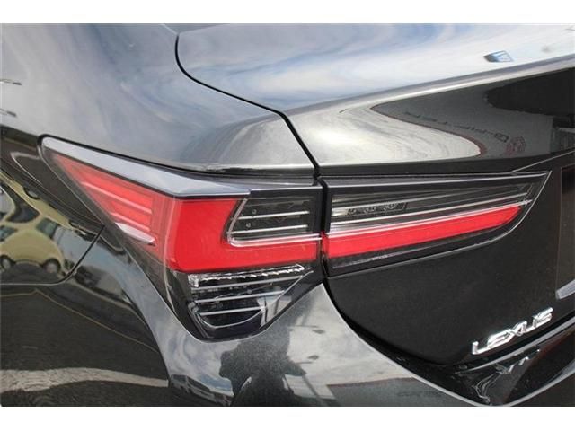 TOYOTA LEXUS RC300 2018 Image 31