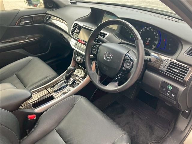 HONDA ACCORD HYBRID 2013 Image 31