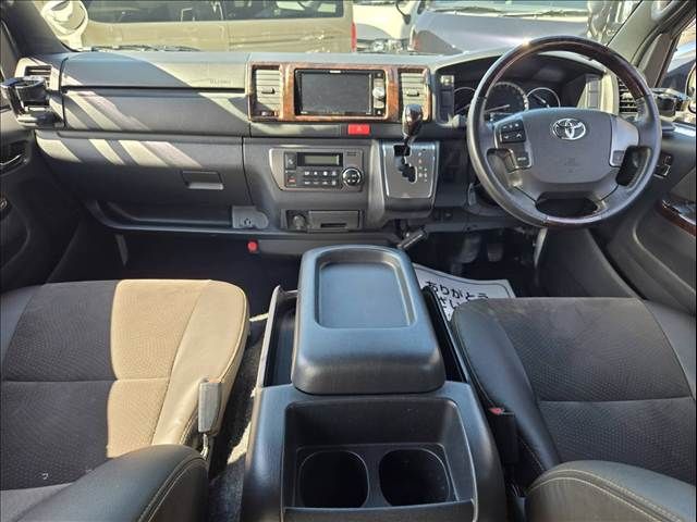 TOYOTA HIACE VAN 4WD 2019 Image 31