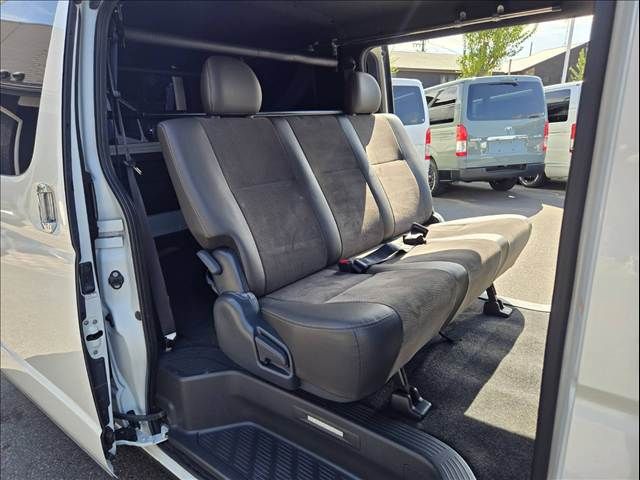 TOYOTA HIACE VAN 4WD 2019 Image 31