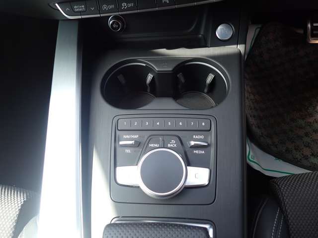 AUDI A4 AVANT 2016 Image 31