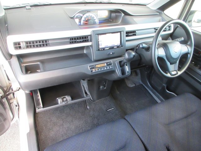 SUZUKI WAGON R 2018 Image 31