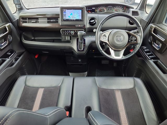 HONDA N BOX CUSTOM 2020 Image 31