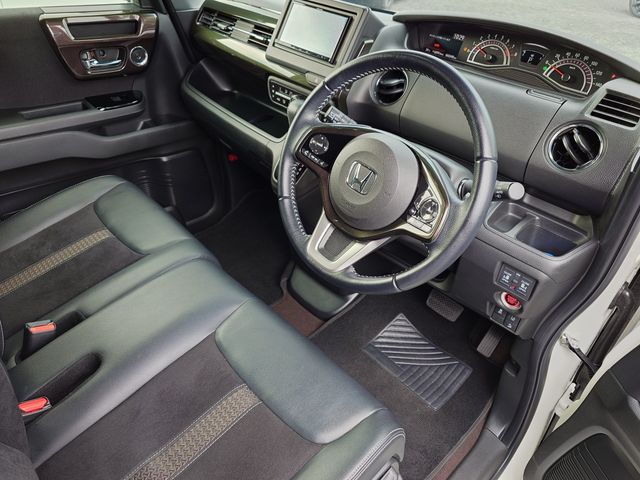 HONDA N BOX CUSTOM 2020 Image 31