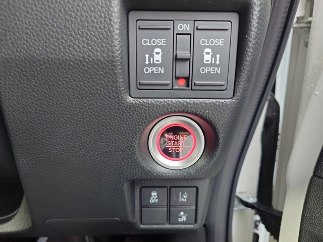 HONDA N BOX CUSTOM 2020 Image 31