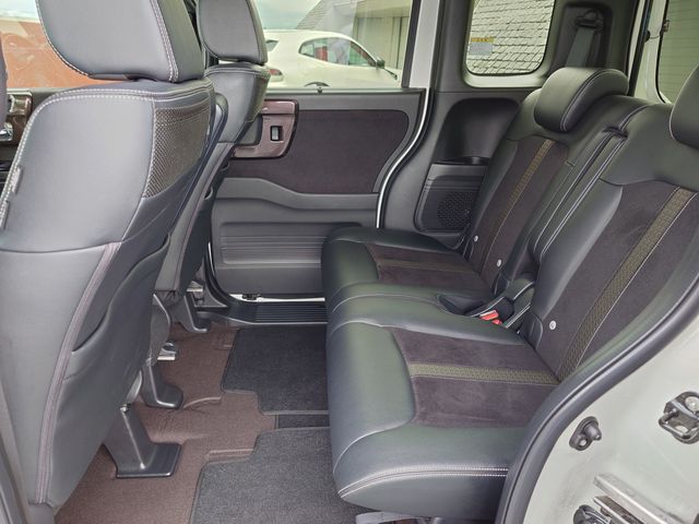 HONDA N BOX CUSTOM 2020 Image 31