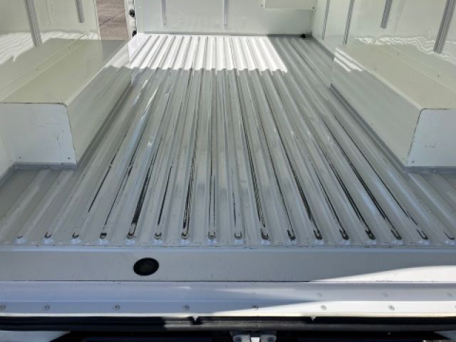 TOYOTA HIACE VAN 2WD 2023 Image 31