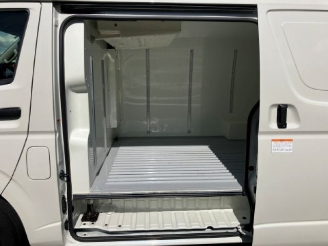 TOYOTA HIACE VAN 2WD 2023 Image 31