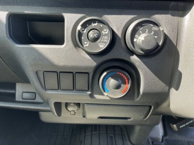 TOYOTA HIACE VAN 2WD 2023 Image 31