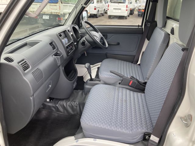 DAIHATSU HIJET TRUCK 4WD 2014 Image 31