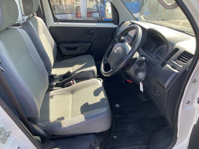 TOYOTA LITEACE VAN 4WD 2015 Image 31