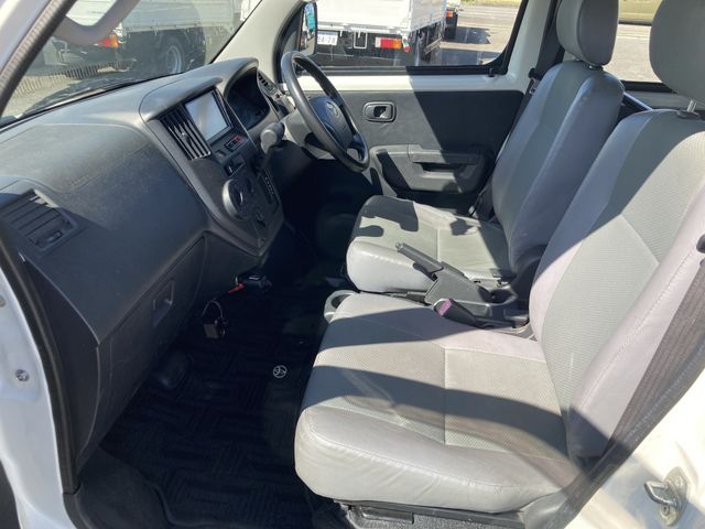 TOYOTA LITEACE VAN 4WD 2015 Image 31