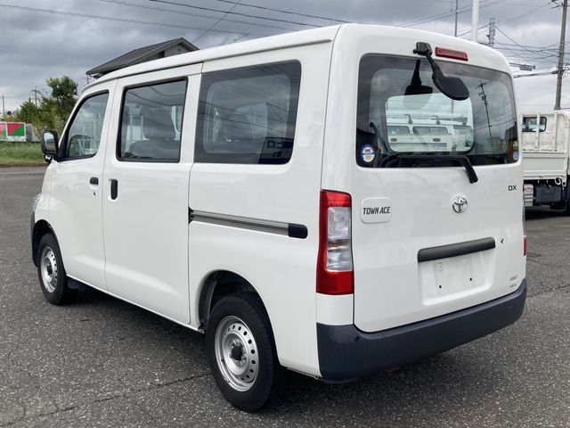TOYOTA TOWNACE VAN 4WD 2021 Image 31