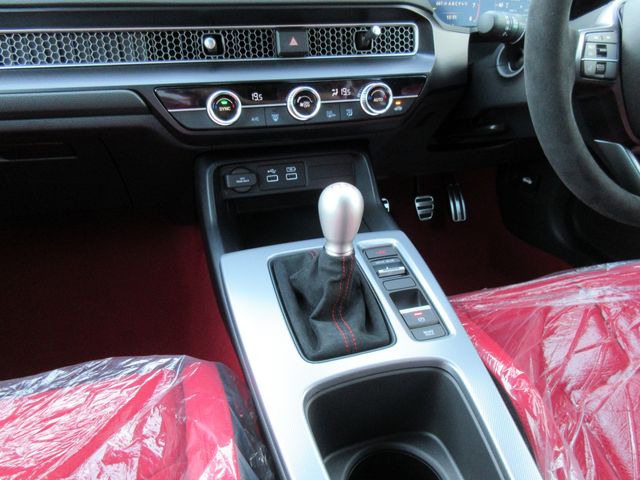 HONDA CIVIC HATCHBACK 2025 Image 31