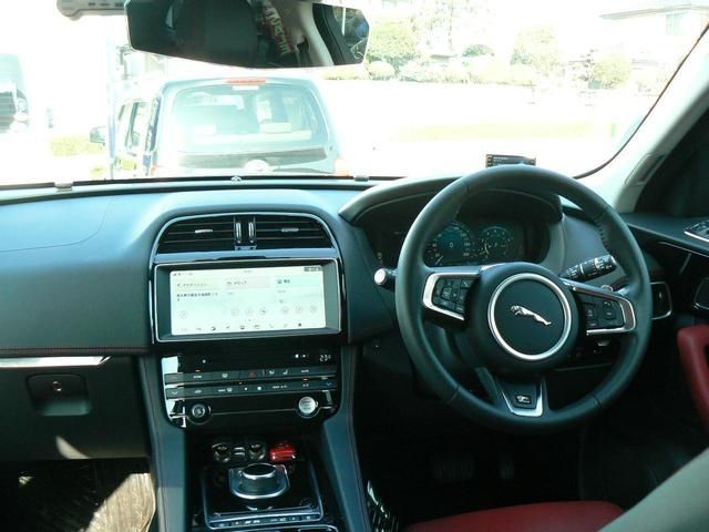 JAGUAR F-PACE 2017 Image 31