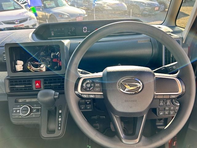 DAIHATSU TANTO 2022 Image 31