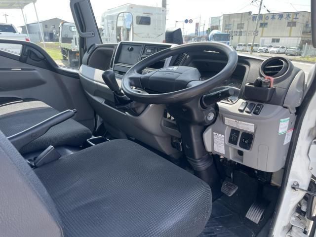 MITSUBISHI CANTER 2019 Image 31
