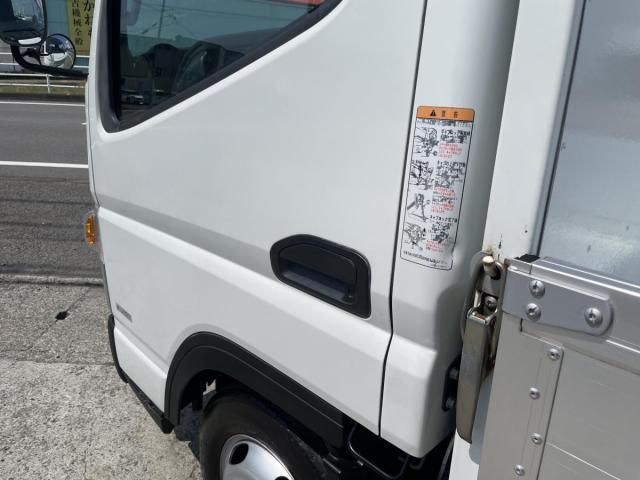 MITSUBISHI CANTER 2019 Image 31