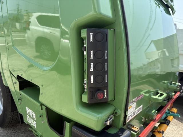 MITSUBISHI CANTER 2013 Image 31