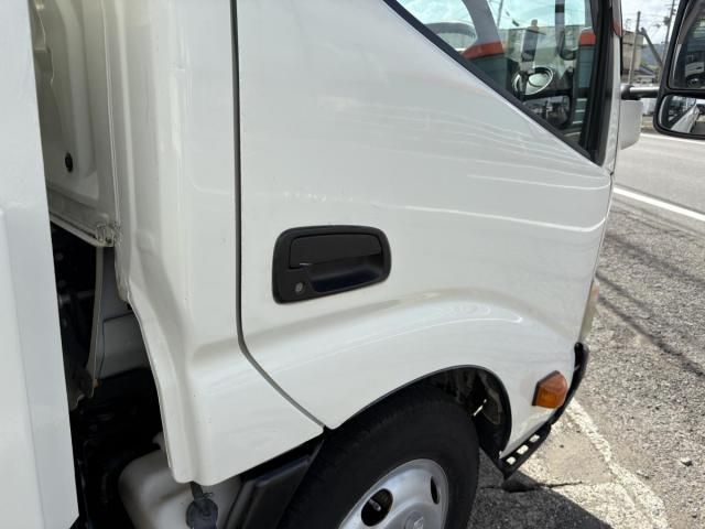 HINO DUTRO 2012 Image 31