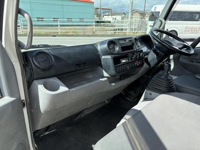 HINO DUTRO 2012 Image 31