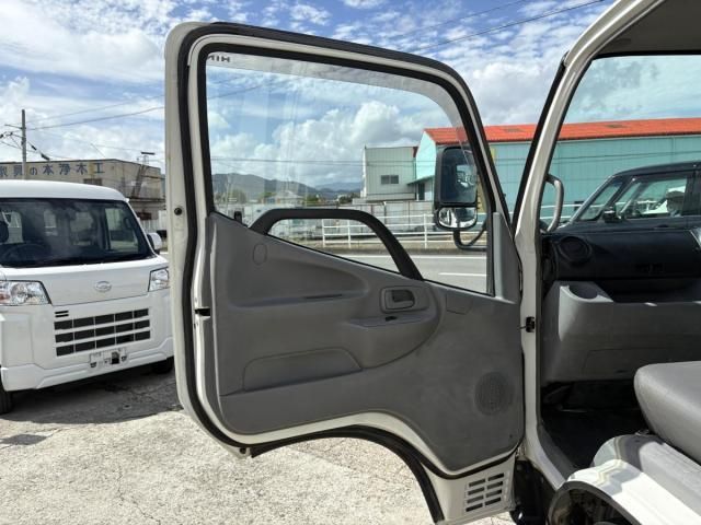 HINO DUTRO 2012 Image 31