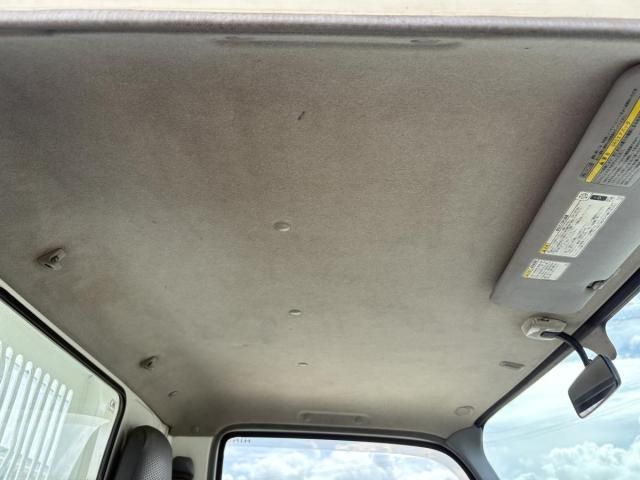 HINO DUTRO 2012 Image 31