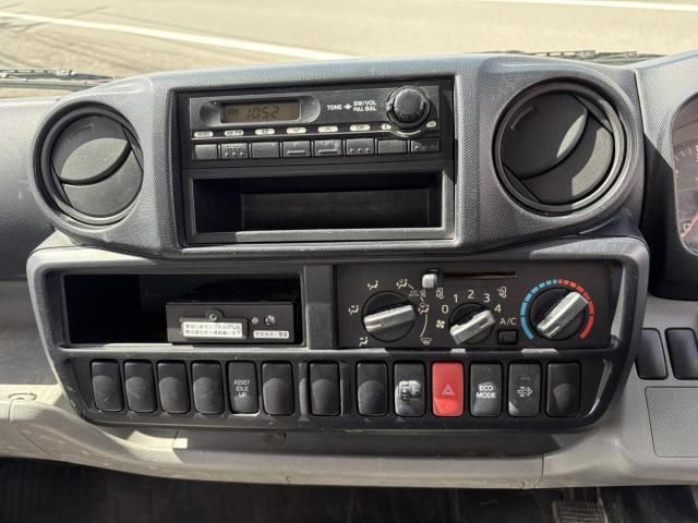 HINO DUTRO 2012 Image 31