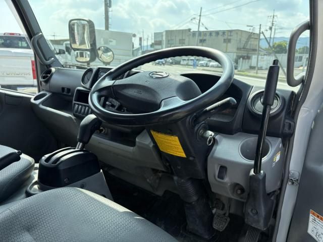 HINO DUTRO 2019 Image 31