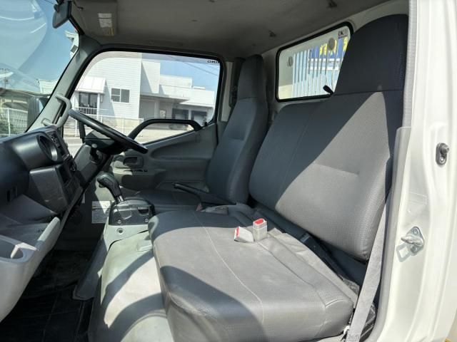 HINO DUTRO 2019 Image 31